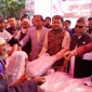 কমলনগরে যুবলীগ নেতার কম্বল পেল আশ্রয়ণের বাসিন্দারা