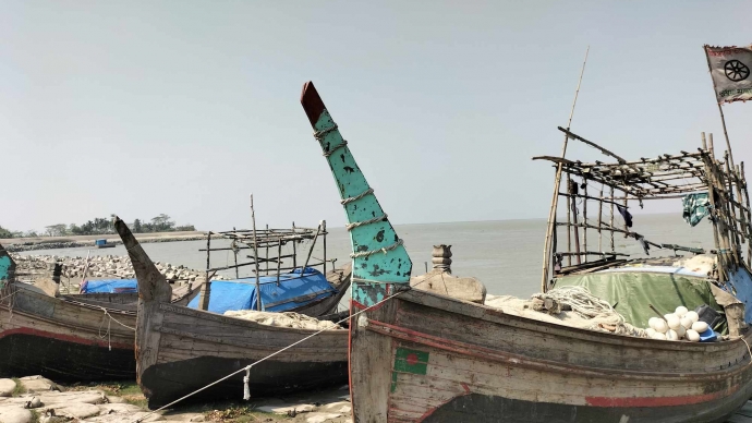 কমলনগরের মেঘনায় অবাধে মাছ শিকার, নিয়ন্ত্রণে দুই প্রভাবশালী নেতা