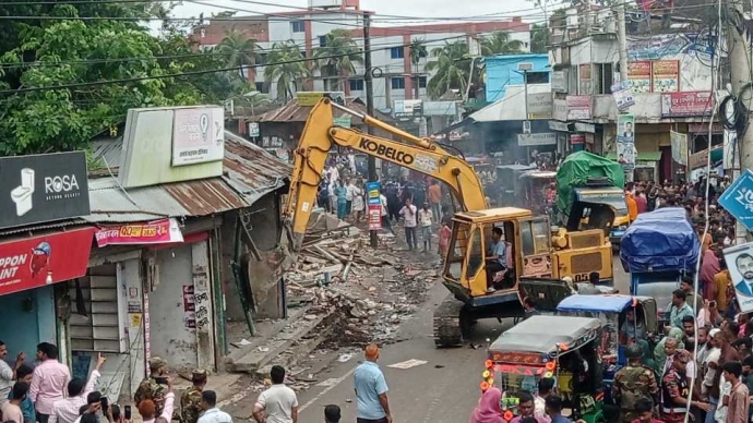 কমলনগরে জারিরদোনা খালের উচ্ছেদ অভিযান