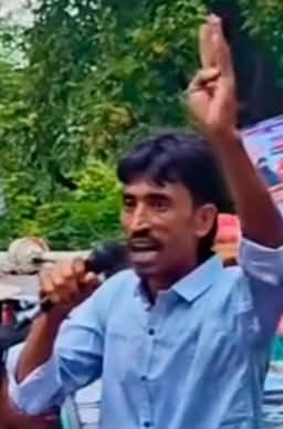 কমলনগরে ইউপি সদস্যের বিরুদ্ধে কাঠের সেতু ভেঙে দেওয়ার অভিযোগ, প্রতিবাদে গ্রাম ছাড়ার হুমকি