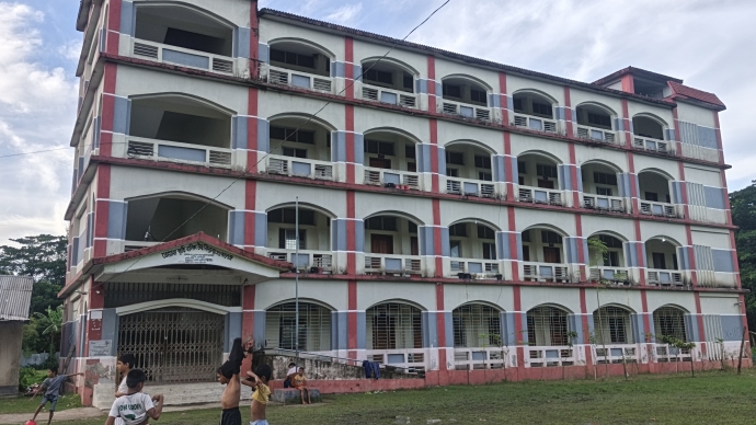 ‎কমলনগরে প্রশংসাপত্রের নামে অতিরিক্ত টাকা আদায়ের অভিযোগ