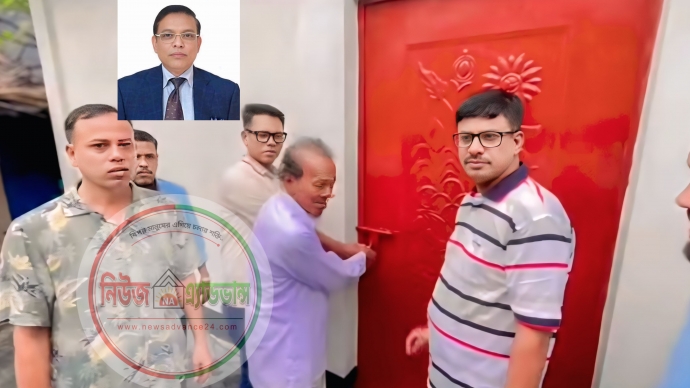 কমলনগরে অসহায় মমিন উল্লাহকে ঘর দিয়ে পাশে দাড়িয়েছেন হুইপ নিজান ‎